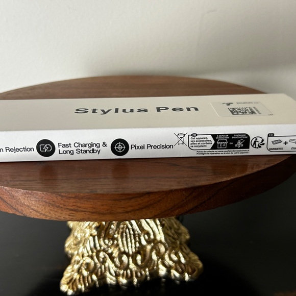 ESR Rebound Series iPad Air 13" (M2, 2024) Magnetic Keyboard Case + Stylus Pen - Picture 3 of 8